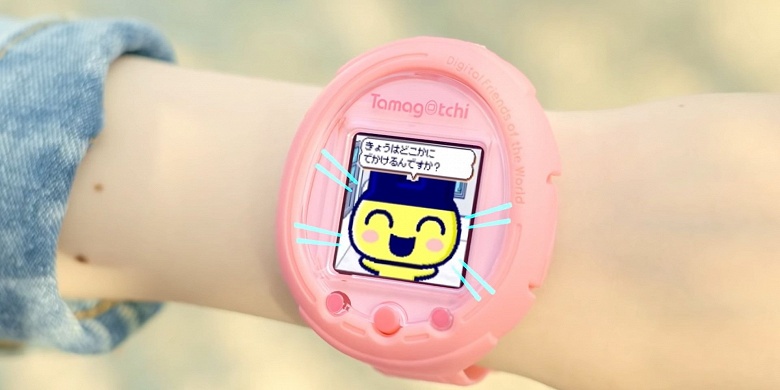 Tamagotchi Smart — культовое устройство в формате умных часов, в котором питомца можно погладить